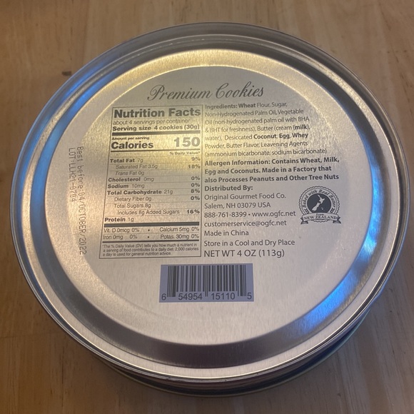 Holiday cookie or candy tins. 1 large. 2 small. See pics for size and scenes. - Picture 5 of 14